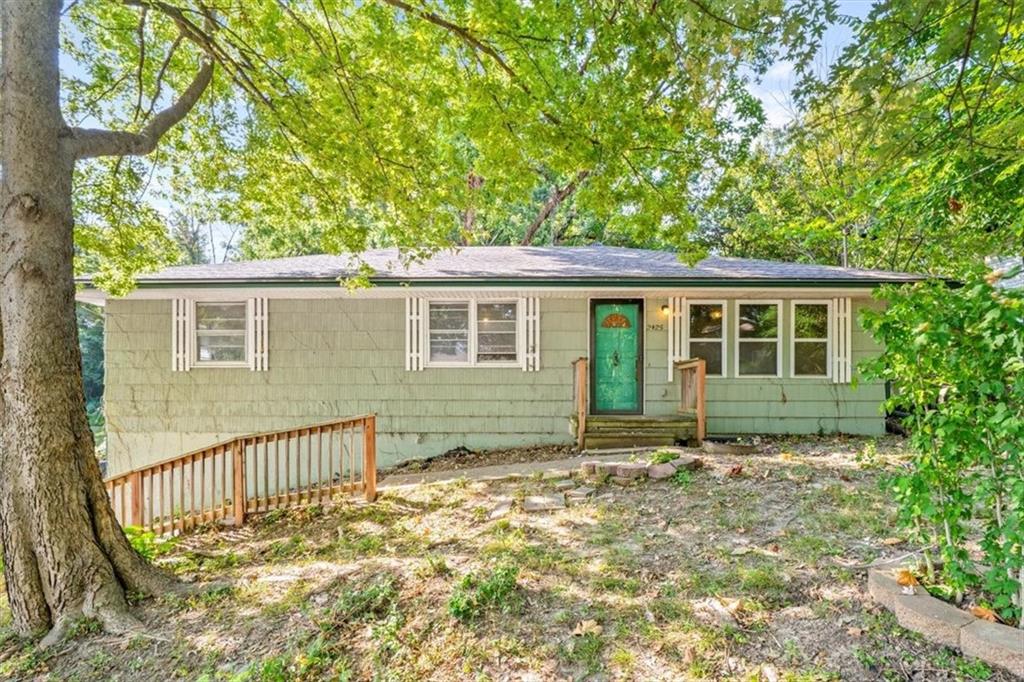Listing Photo MLS #HMS2575923