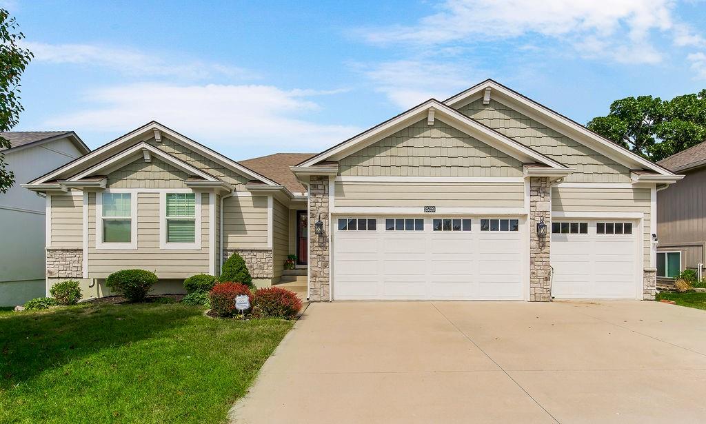 Listing Photo MLS #HMS2576031