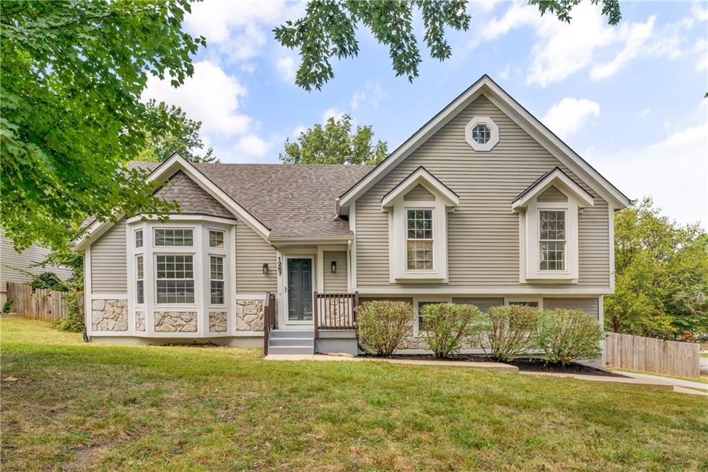 Listing Photo MLS #HMS2576179