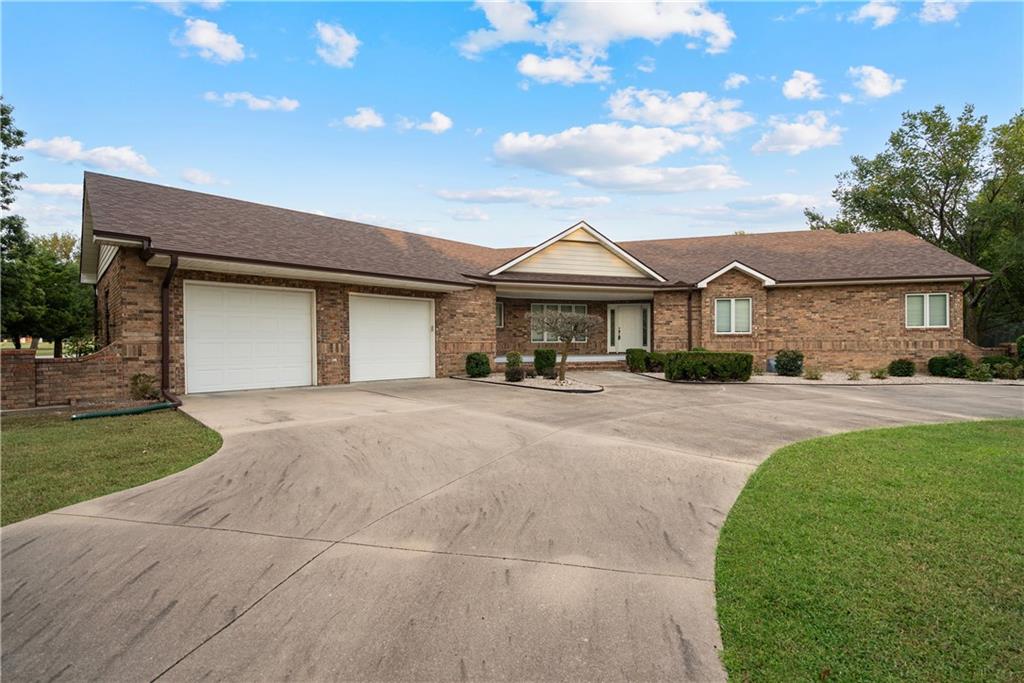 Listing Photo MLS #HMS2576343