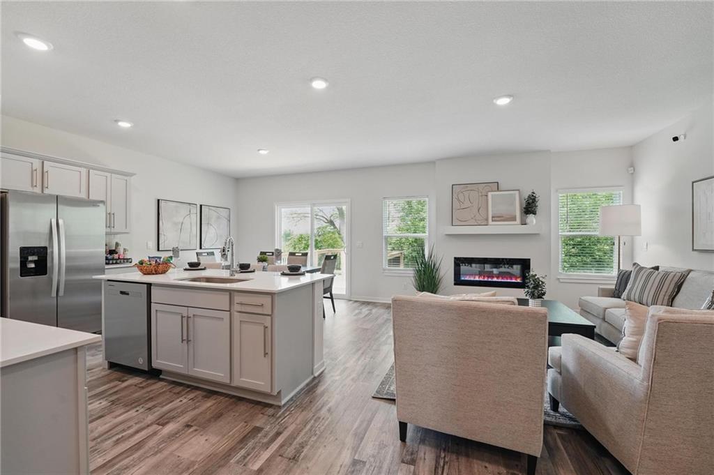 Listing Photo MLS #HMS2576882