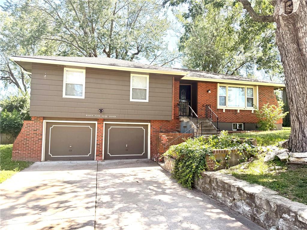 Listing Photo MLS #HMS2576933