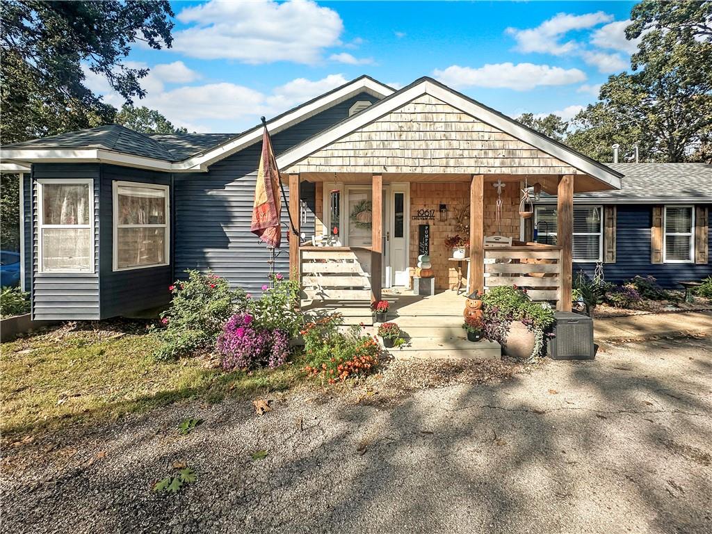 Listing Photo MLS #HMS2577501