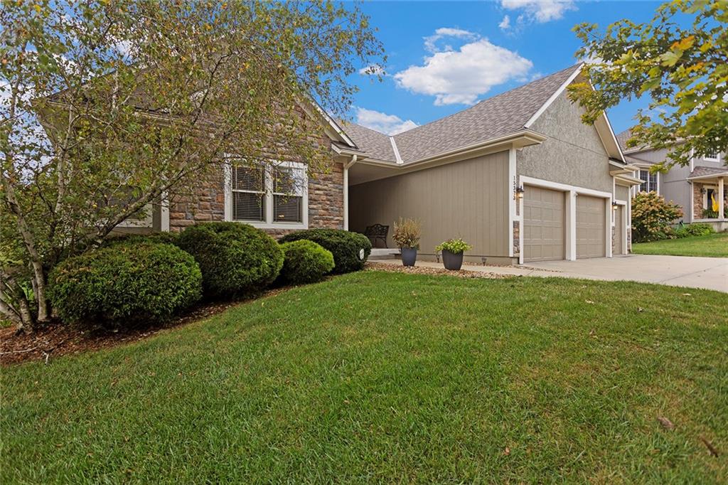 Listing Photo MLS #HMS2577575