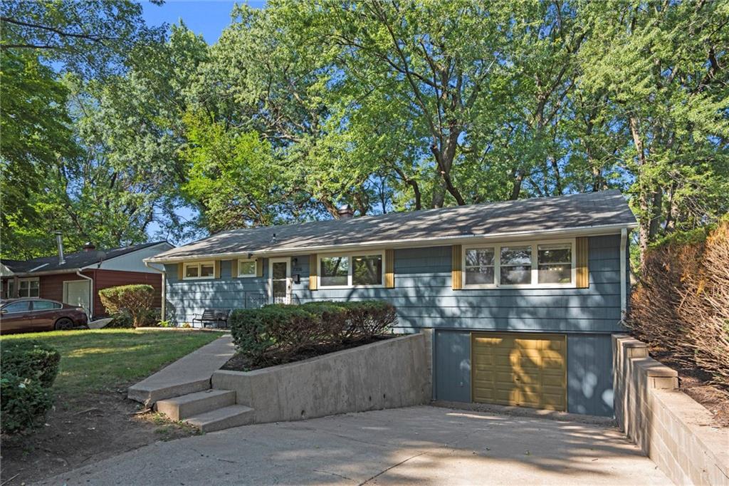 Listing Photo MLS #HMS2579942