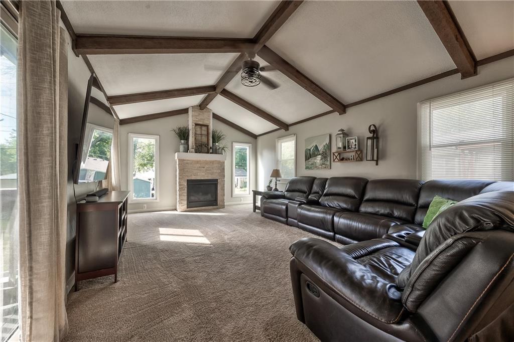 Listing Photo MLS #HMS2581774