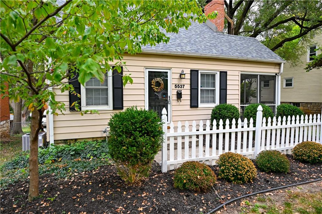 Listing Photo MLS #HMS2581935