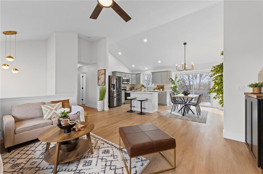 Listing Photo MLS #HMS2582752