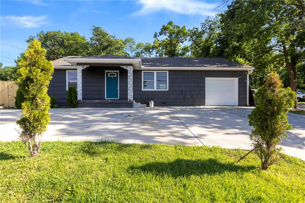 Listing Photo MLS #HMS2582833