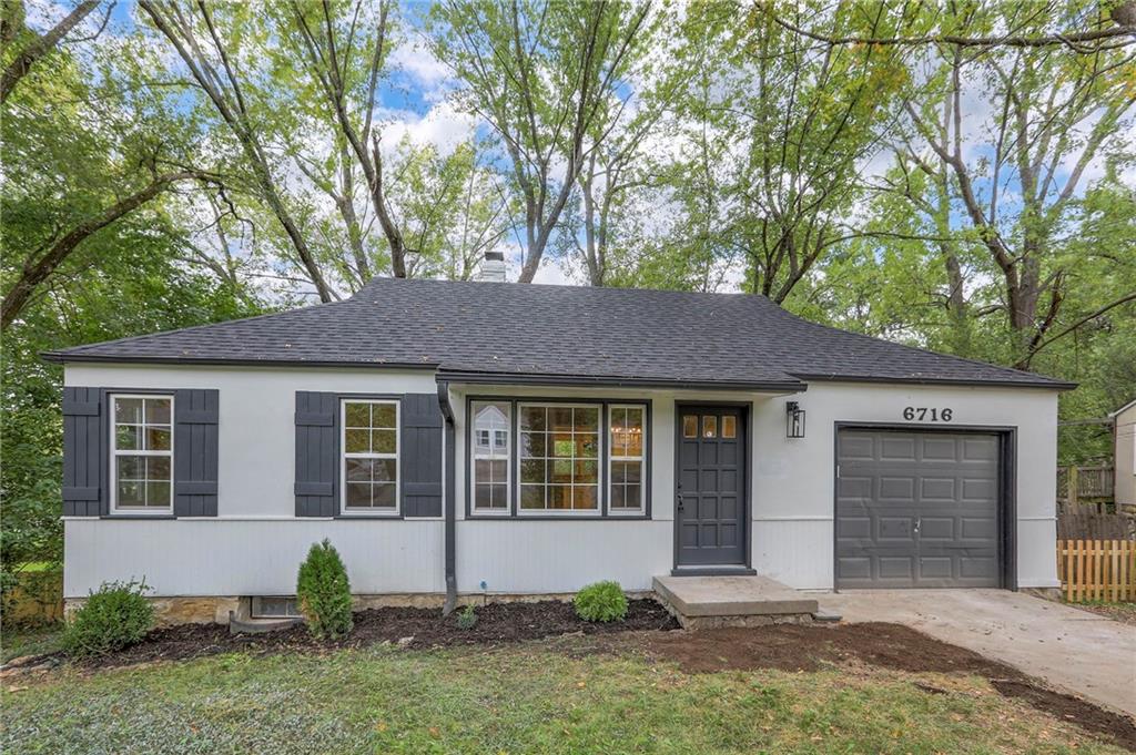 Listing Photo MLS #HMS2583013