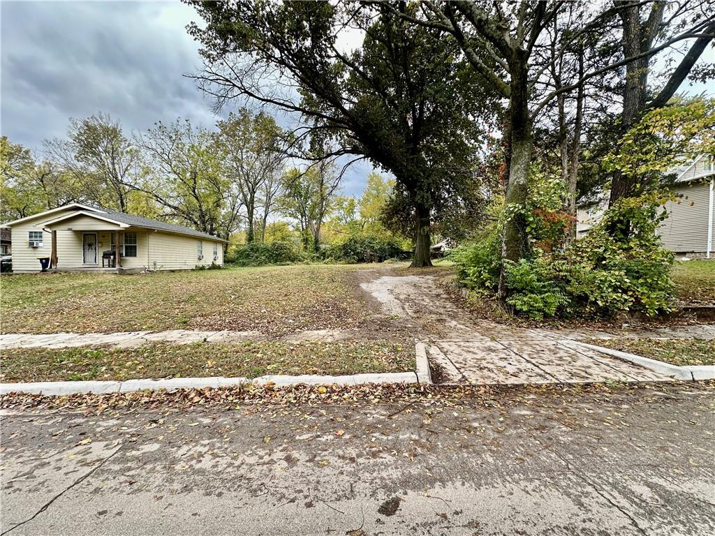 Listing Photo MLS #HMS2584376