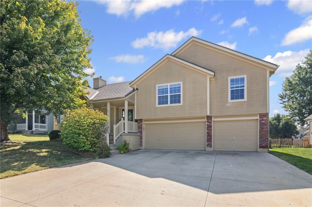 Listing Photo MLS #HMS2587933