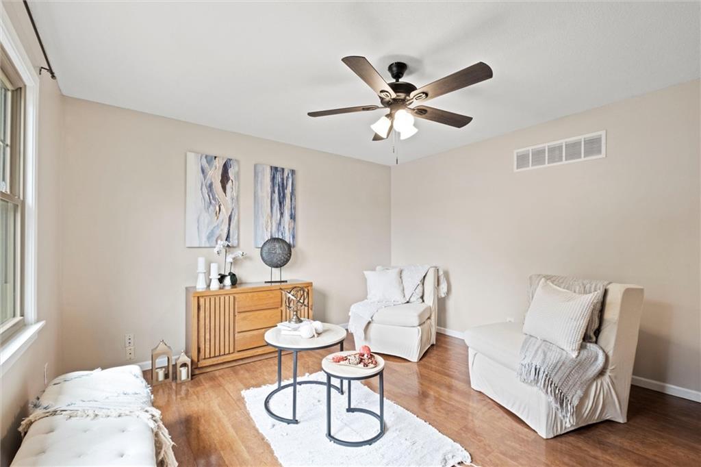 Listing Photo MLS #HMS2588723