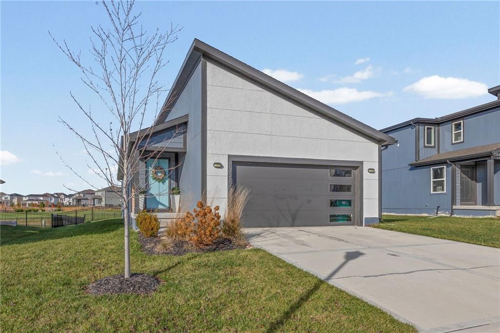 Listing Photo MLS #HMS2589156