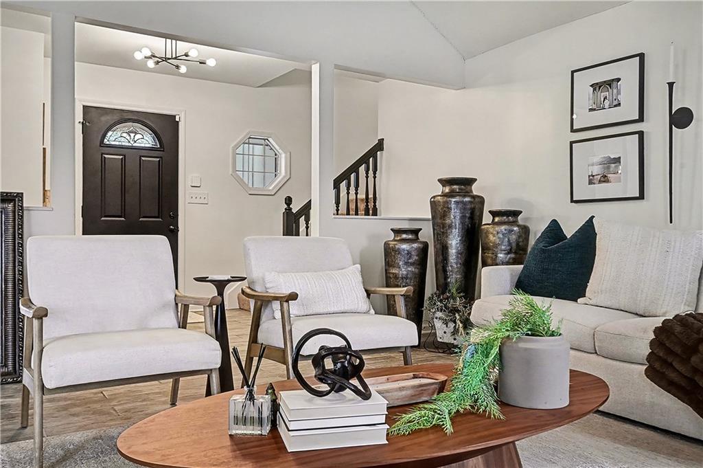 Listing Photo MLS #HMS2592473