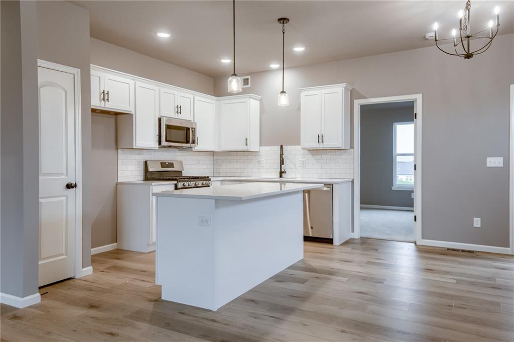 Listing Photo MLS #HMS2592753