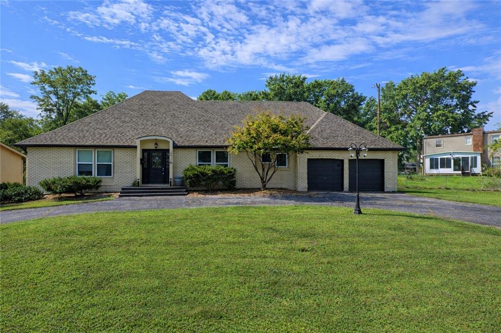 Listing Photo MLS #HMS2593071