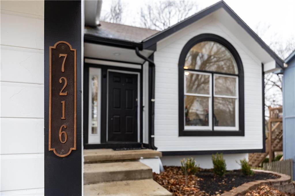 Listing Photo MLS #HMS2593191