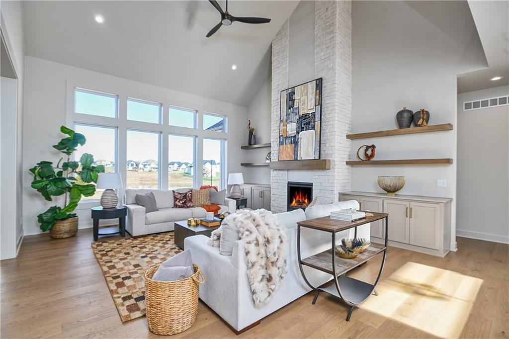 Listing Photo MLS #HMS2594471