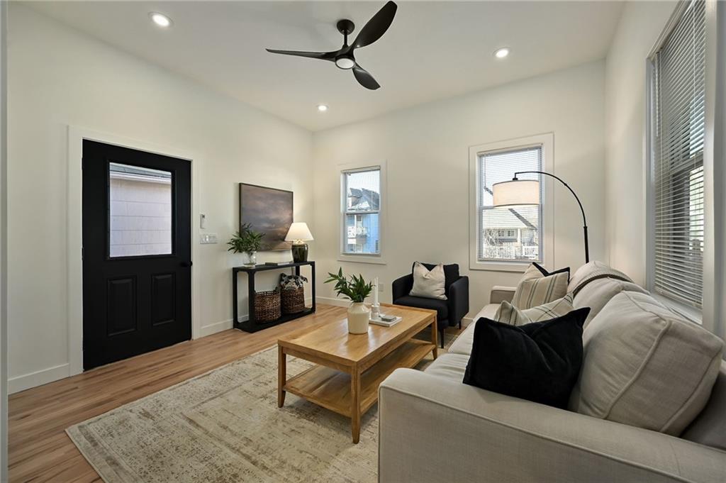 Listing Photo MLS #HMS2594798