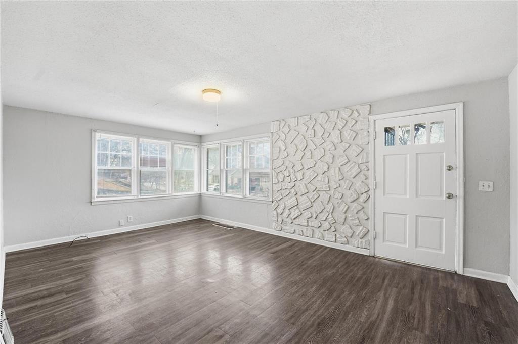 Listing Photo MLS #HMS2595226