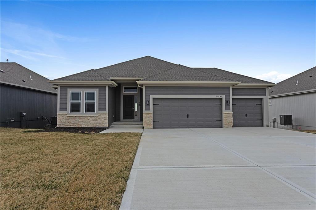 Listing Photo MLS #HMS2596061