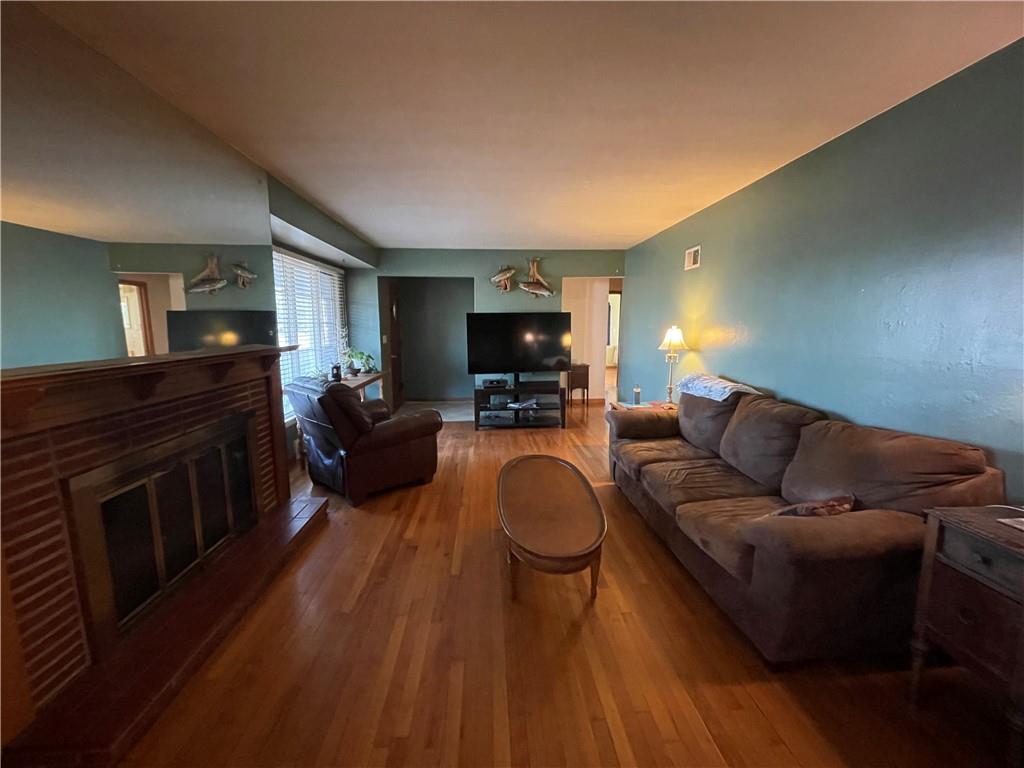 Listing Photo MLS #HMS2597370