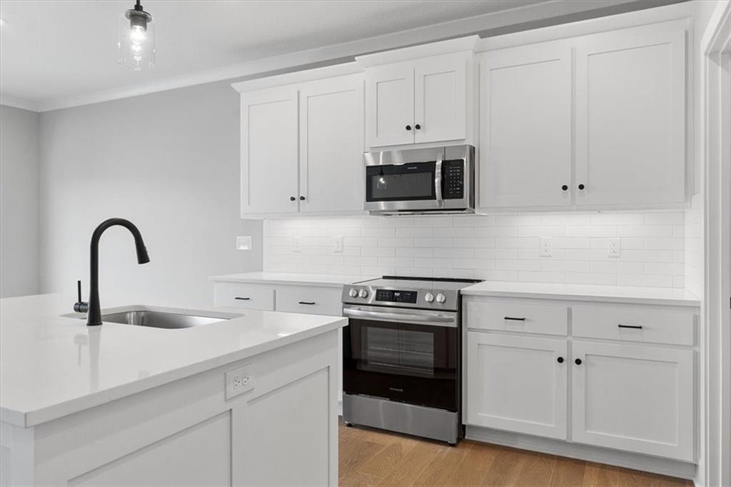 Listing Photo MLS #HMS2601329