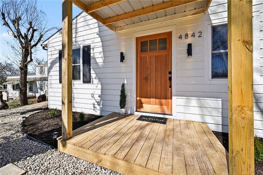 Listing Photo MLS #HMS2602371