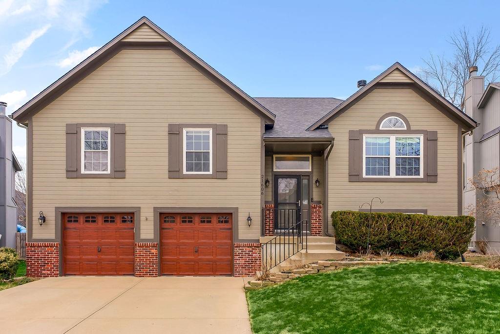 Listing Photo MLS #HMS2604104