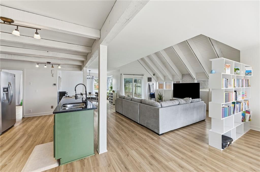 Listing Photo MLS #HMS2604196