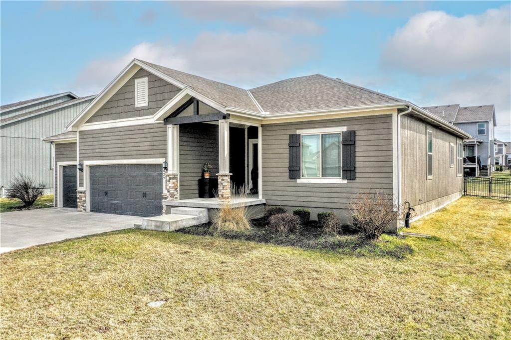 Listing Photo MLS #HMS2604901