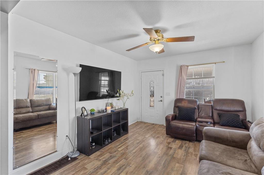 Listing Photo MLS #HMS2605070