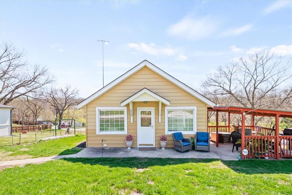 Listing Photo MLS #HMS2605554