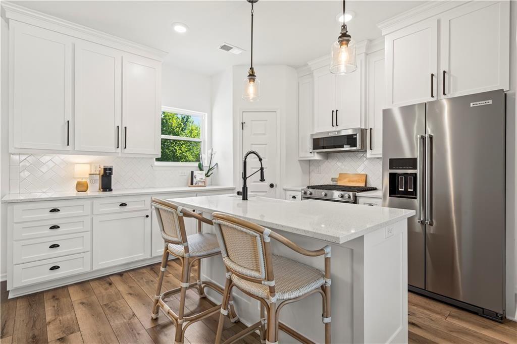 Listing Photo MLS #HMS2605980