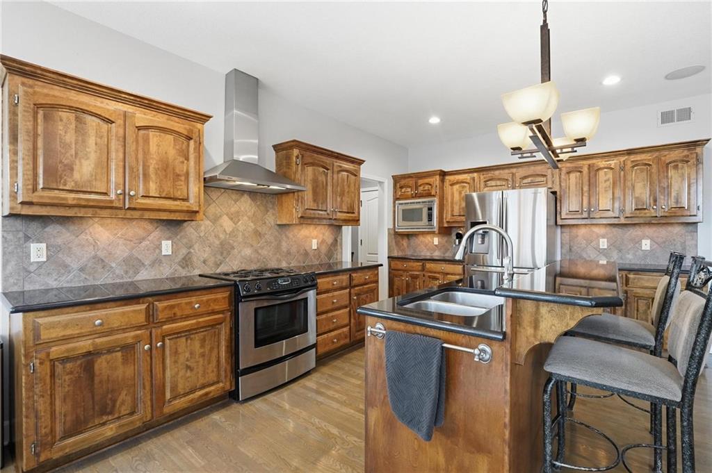 Listing Photo MLS #HMS2606476