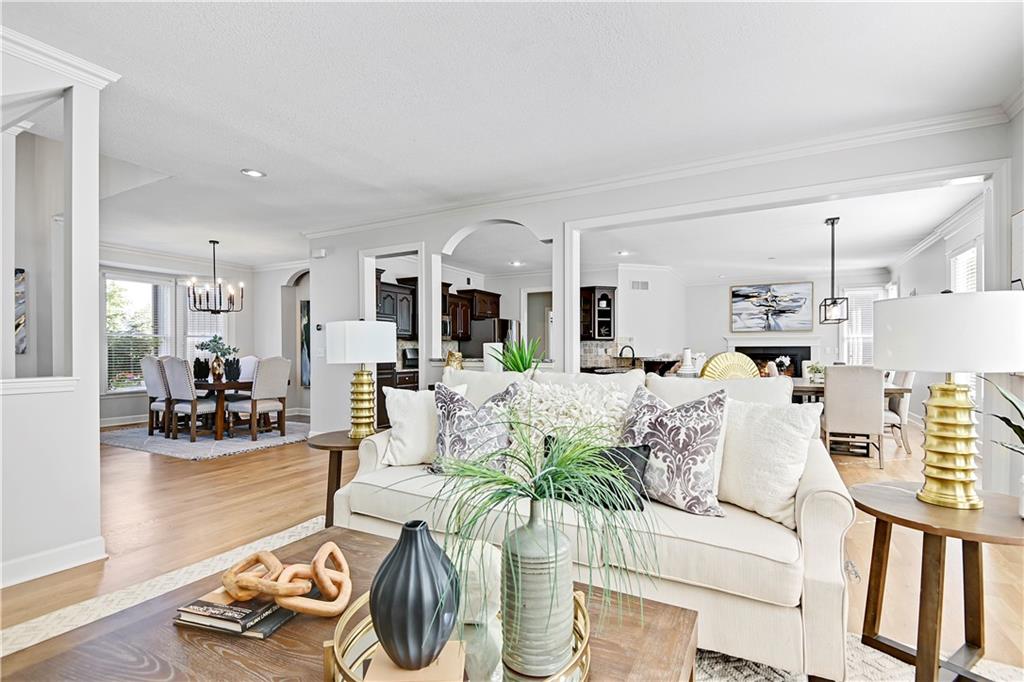 Listing Photo MLS #HMS2607069