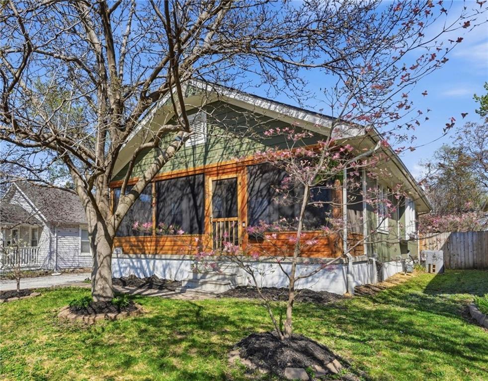 Listing Photo MLS #HMS2607715