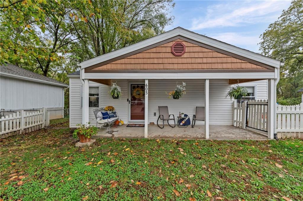 Listing Photo MLS #HMS2607877