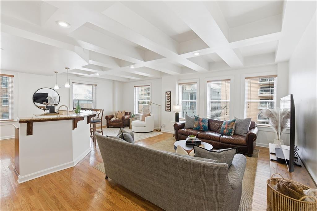 Listing Photo MLS #HMS2608083