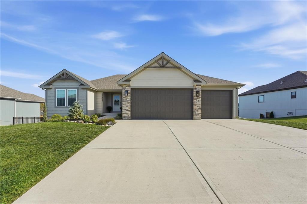 Listing Photo MLS #HMS2608387