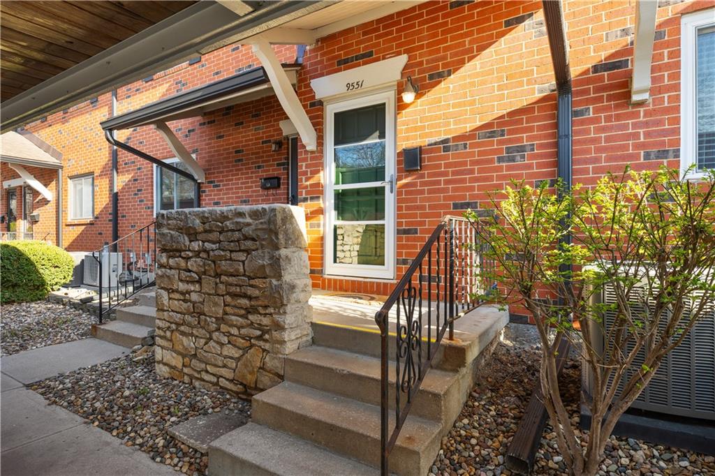 Listing Photo MLS #HMS2609889