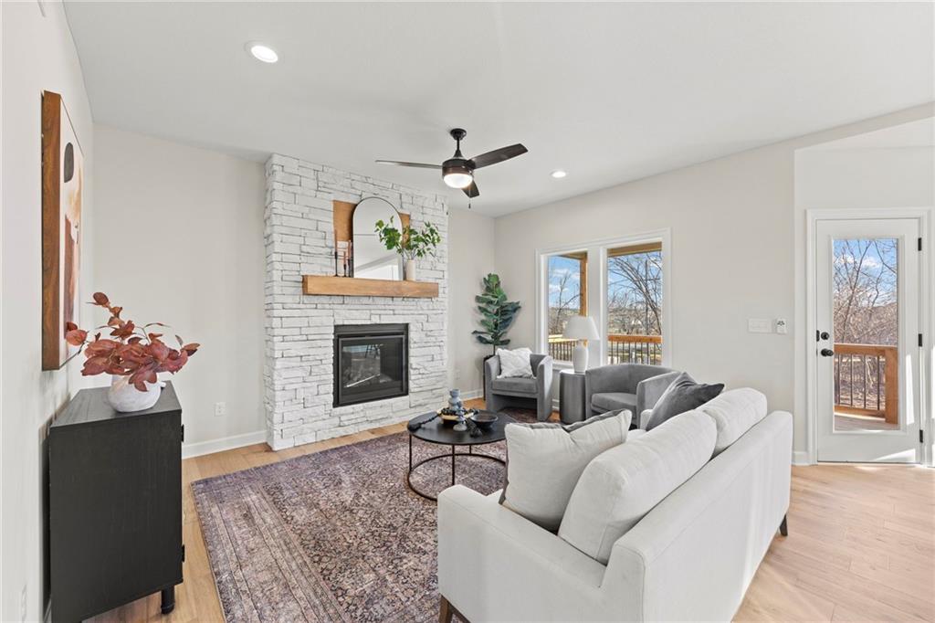 Listing Photo MLS #HMS2610165