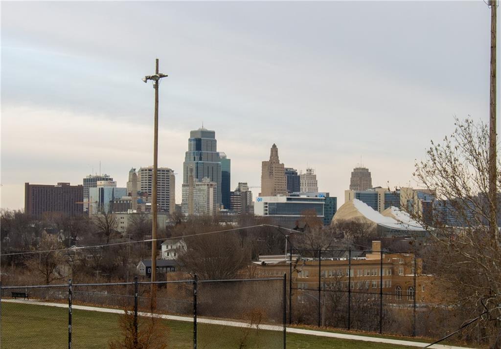 Listing Photo MLS #HMS2610435