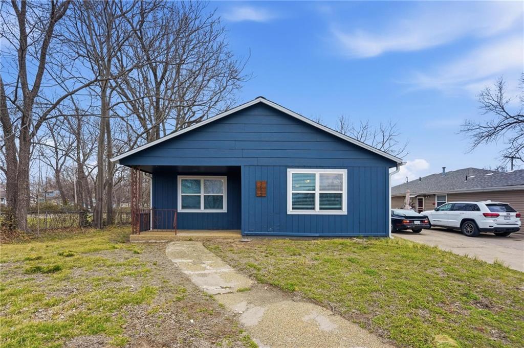 Listing Photo MLS #HMS2611955