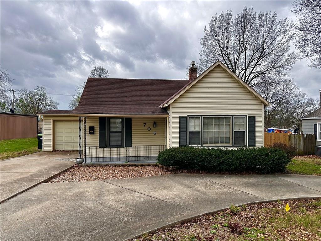 Listing Photo MLS #HMS2612075