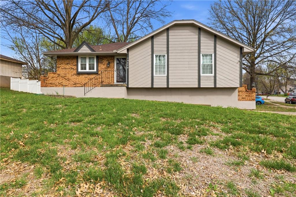 Listing Photo MLS #HMS2612826