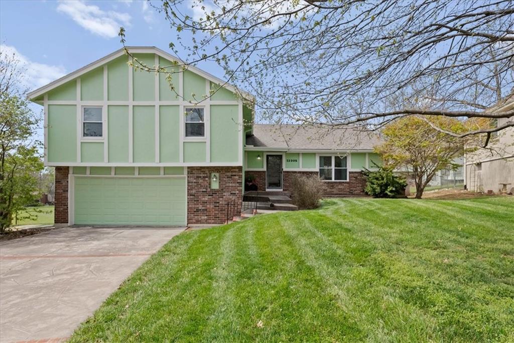 Listing Photo MLS #HMS2613021