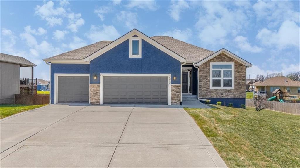 Listing Photo MLS #HMS2613178