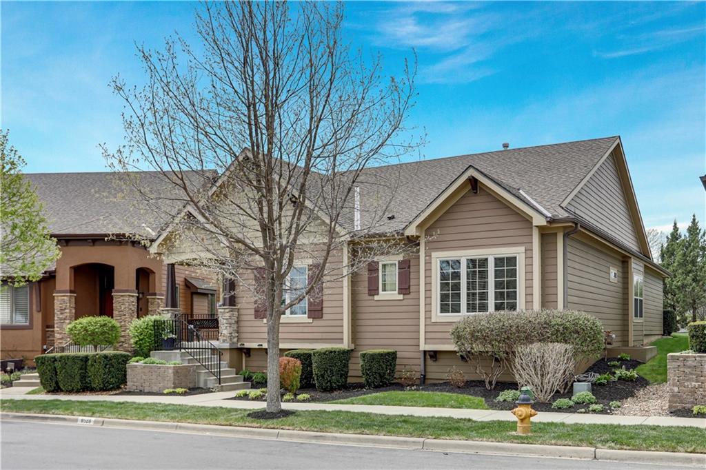 Listing Photo MLS #HMS2613403